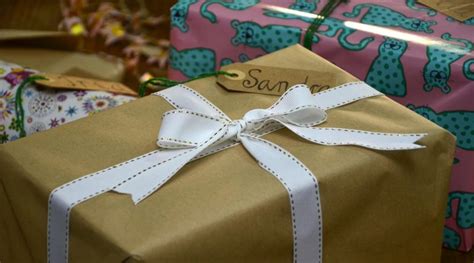 reliable sites for customized gifts